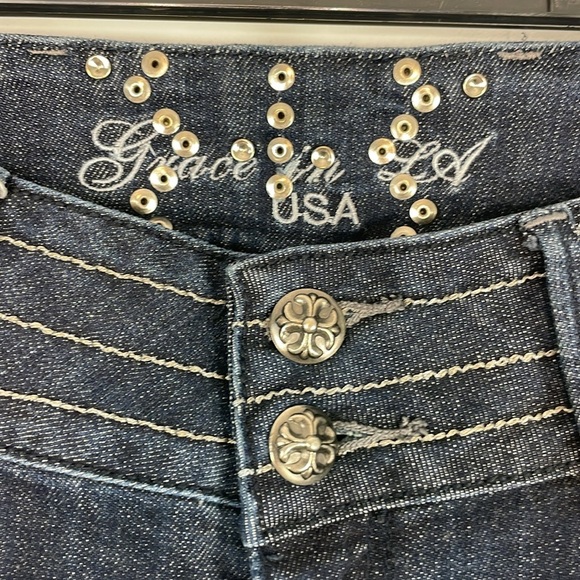 Grace in LA Low Rise Embellished Waisted Jeans. Waist Size 30. Junior Size 11/12 - Picture 4 of 15